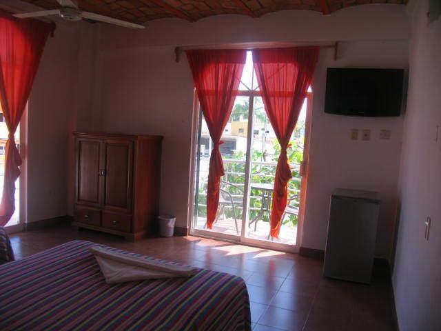 Hotel Y Suites Bugambilias Rincon de Guayabitos Exterior photo