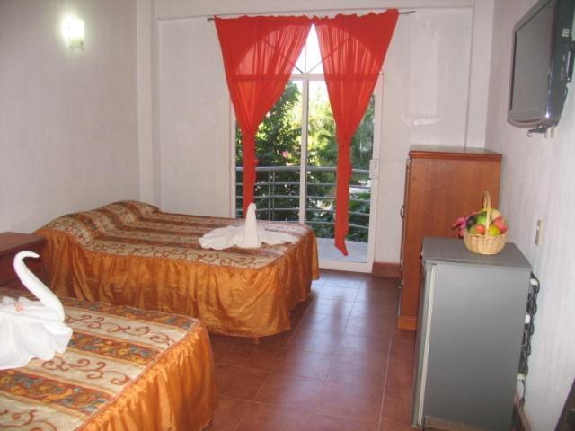 Hotel Y Suites Bugambilias Rincon de Guayabitos Room photo